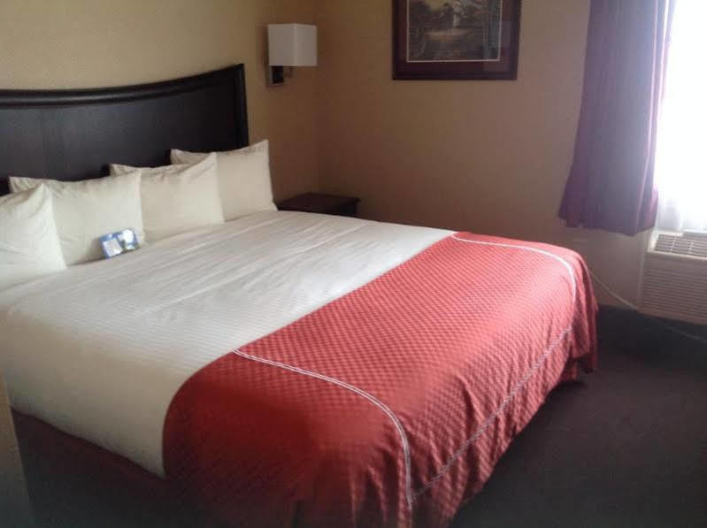 Baymont By Wyndham Clute Lake Jackson מראה חיצוני תמונה