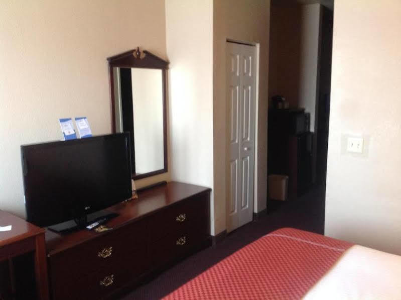 Baymont By Wyndham Clute Lake Jackson מראה חיצוני תמונה